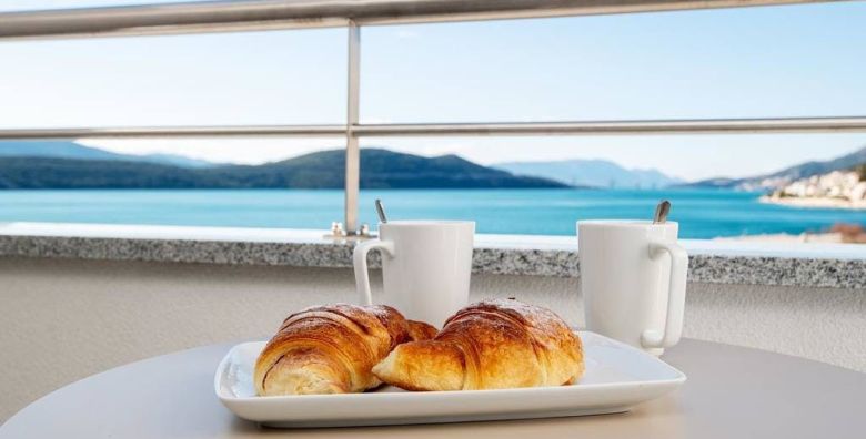 Hotel Sunce Neum  Obiteljski odmor u Neumu u svibnju Neum Bosna i Hercegovina  264 €