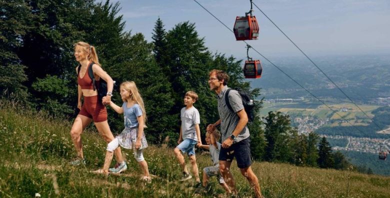 Wellness  Spa Apartmaji Bolfenk  Uskrs 1 svibanj ili jesenski praznici na Pohorju Pohorje Slovenija  309 EUR  2x nocenje u Deluxe apartmanu za 4 osobe Neograniceno koristenje WellNest unutarnjega bazena od 12 do 20 sati