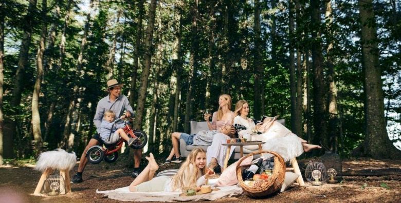 Forest Hotel Videc  Uskrs 1 svibanj ili jesenski praznici na Pohorju Pohorje Slovenija  239 EUR  2x nocenje u dvokrevetnoj sobi s pomocnim lezajem i prostranim balkonom za 2 osobe 1 dijete do 6 godina besplatno  Polupansion