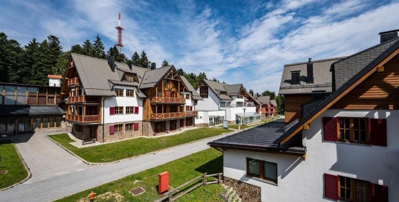 Forest Apartments Videc  Ljetni wellness odmor na Pohorju tijekom tjedna za 6 osoba Pohorje Slovenija  259 EUR  2x nocenje u jednosobnom apartmanu s balkonom ili terasom za 6 osoba Neograniceno koristenje WellNest unutarnjega bazena od 12 do 20 sati