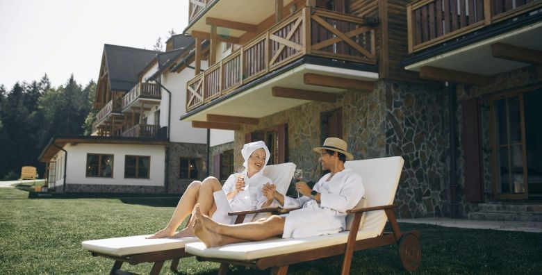 Forest Apartments Videc  Ljetni wellness odmor na Pohorju tijekom tjedna za 10 osoba Pohorje Slovenija  359 EUR  2x nocenje u dvosobnom apartmanu s balkonom za 10 osoba Neograniceno koristenje WellNest unutarnjega bazena od 12 do 20 sati