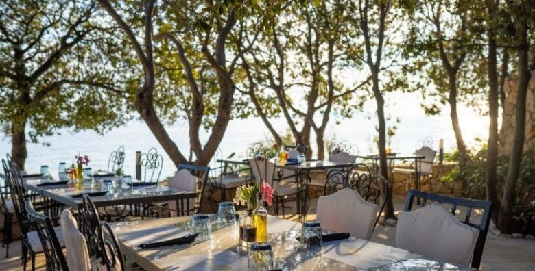 La Luna Island Hotel  All inclusive obiteljski odmor na Pagu  Posebna akcija Lun otok Pag Hrvatska  249 EUR  2x nocenje u dvokrevetnoj Standard sobi s pomocnim lezajem za 2 osobe 1 dijete do 11 99 godina i 1 dijete do 4 99 godina besplatno  All inclusive