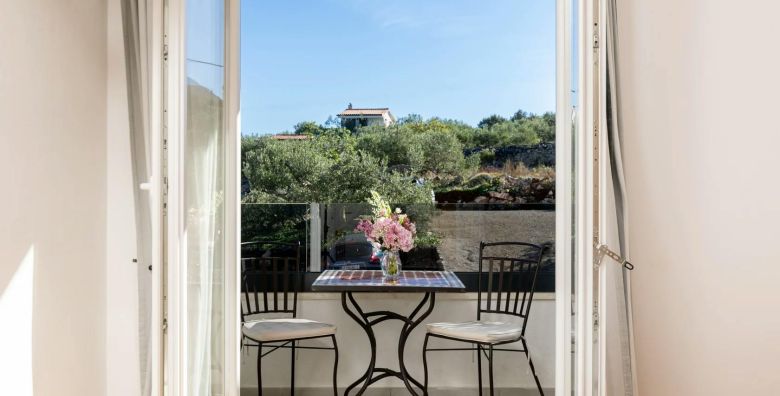 Hotel Timun  Pozdrav ljetu na otoku Hvaru Hvar Dalmacija Hrvatska  399 EUR  4x nocenje u dvokrevetnoj sobi s balkonom pogled park za 2 osobe Polupansion