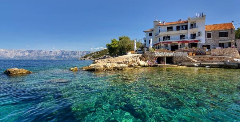 Hotel Timun  Pozdrav ljetu na otoku Hvaru Hvar Dalmacija Hrvatska  490 EUR  5x nocenje u dvokrevetnoj sobi s balkonom pogled park za 2 osobe Polupansion