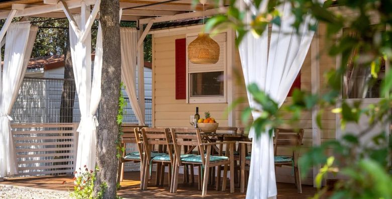 Camping Tina Vrsar  Superior mobilne kucice Vrsar Istra Hrvatska  228 €