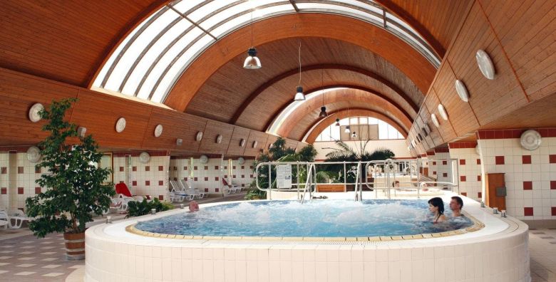 Ametiszt Hotel Harkány  Obiteljski wellness odmor Harkány Madjarska  329 EUR  2x nocenje u dvokrevetnoj Standard sobi za 2 osobe 1 dijete do 11 99 godina besplatno  Buffet dorucak