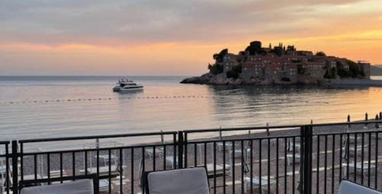 Hotel California by Aycon  Jesen na ekskluzivnoj lokaciji Sveti Stefan Crna Gora  479 €