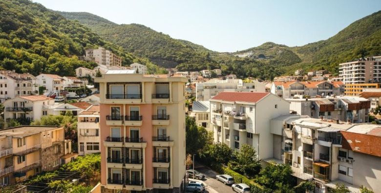Garni Hotel Vladimir by Aycon  First minute proljece i jesen udvoje Budva Crna Gora  205 EUR  3x nocenje u dvokrevetnoj Standard sobi za 2 osobe Dorucak