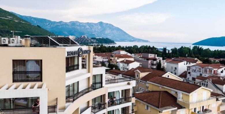 Hotel Kadmo by Aycon  First minute obiteljsko proljece i jesen Budva Crna Gora  235 EUR  3x nocenje u dvokrevetnoj Standard sobi za 2 osobe 1 dijete do 11 99 godina besplatno  Dorucak