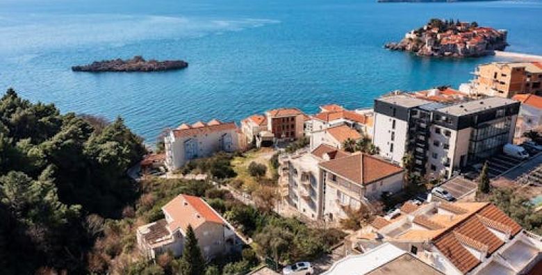 Villa Vanty by Aycon  Proljece na prestiznoj lokaciji Sveti Stefan Crna Gora  188 €