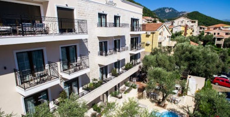 Hotel Harmony by Aycon  Jesen u Petrovcu Petrovac Crna Gora  435 €