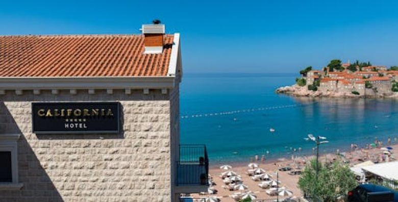 Hotel California by Aycon  Jesen na ekskluzivnoj lokaciji Sveti Stefan Crna Gora  799 €