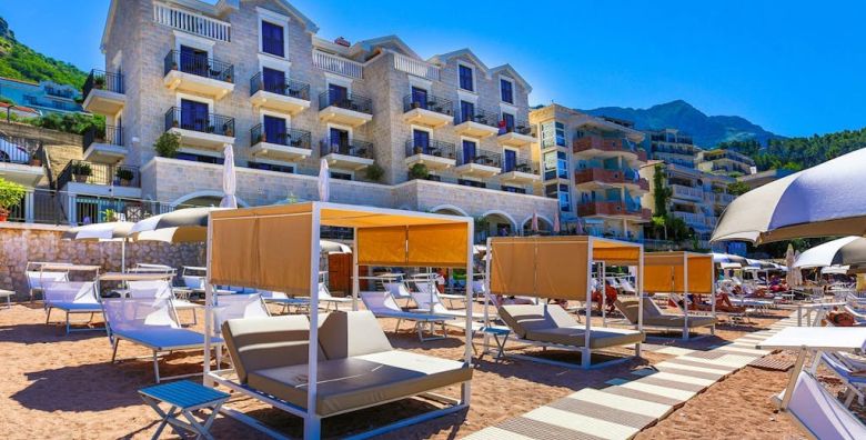 Hotel California by Aycon  First minute pocetak i kraj ljeta na ekskluzivnoj lokaciji Sveti Stefan Crna Gora  579 EUR  3x nocenje u dvokrevetnoj Superior sobi s pogledom na planinu za 2 osobe Dorucak