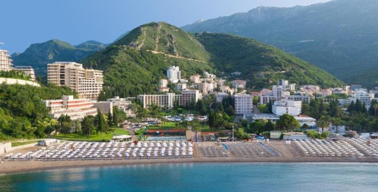 Hotel Bono by Aycon  First minute obiteljsko proljece i jesen Becici Crna Gora  432 EUR  5x nocenje u dvokrevetnoj Standard sobi s dodatnim lezajem za 2 osobe 1 dijete do 11 99 godina besplatno  Dorucak