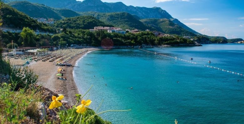 Hotel Bono by Aycon  First minute obiteljsko ljeto Becici Crna Gora  1 059 EUR  7x nocenje u dvokrevetnoj Standard sobi s dodatnim lezajem za 2 osobe 1 dijete do 11 99 godina besplatno  Dorucak