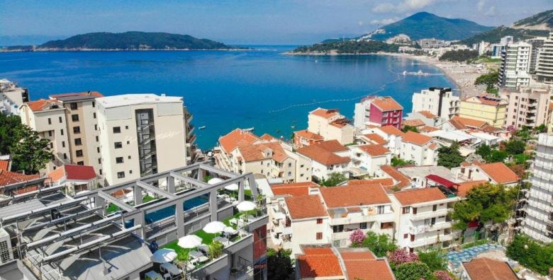 Hotel La Mer by Aycon  First minute obiteljsko proljece i jesen Rafailovici Crna Gora  443 EUR  5x nocenje u dvokrevetnoj Standard sobi za 2 osobe 1 dijete do 11 99 godina besplatno  Dorucak
