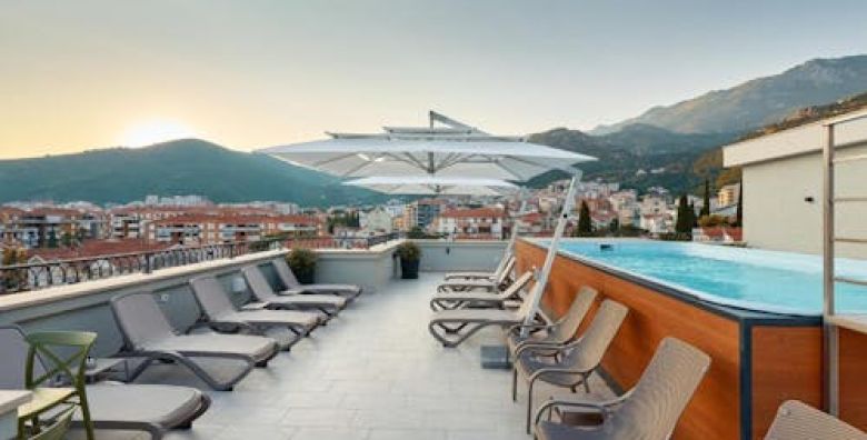 Hotel Diplomat by Aycon  Obiteljsko ljeto uz more Budva Crna Gora  630 €