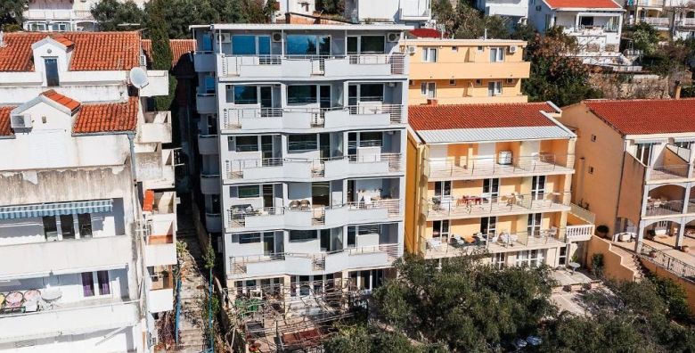 Villa Vanty by Aycon  First minute proljece na prestiznoj lokaciji Sveti Stefan Crna Gora  282 EUR  5x nocenje u dvokrevetnoj Standard sobi za 2 osobe Besplatan Wi Fi