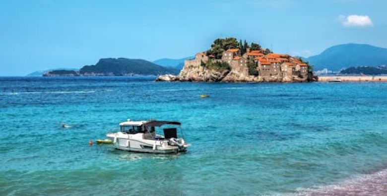Villa Vanty by Aycon  Pocetak ljeta na prestiznoj lokaciji Sveti Stefan Crna Gora  211 €