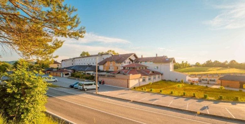 Ljubimci - Akcija, popust i sniženje. (ponuda: 259936)