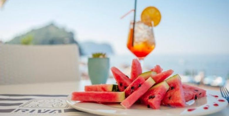 Hotel Riva by Aycon  Obiteljski kraj ljeta u Petrovcu Petrovac Crna Gora  375 €