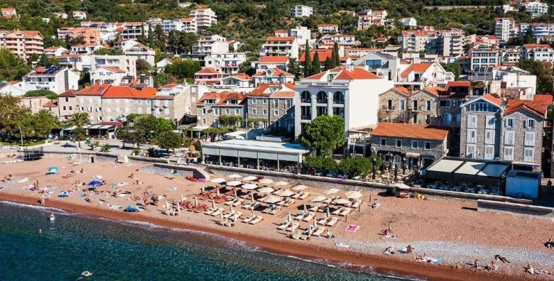 Hotel Riva by Aycon  First minute obiteljsko ljeto u Petrovcu Petrovac Crna Gora  495 €