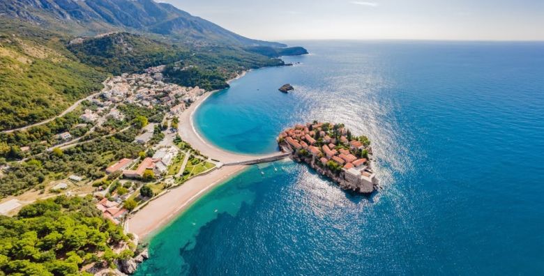 Villa Dvor Kornic  First minute ljeto u Budvi Budva Crna Gora  399 €