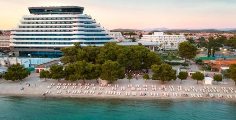 Hotel Olympia Sky  Ekskluzivna obiteljska ponuda za svibanj i lipanj Vodice Dalmacija Hrvatska  694 €