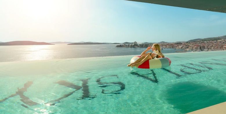 Hotel Olympia Sky  Luksuzni svibanjski paket opustanja udvoje Vodice Dalmacija Hrvatska  425 €