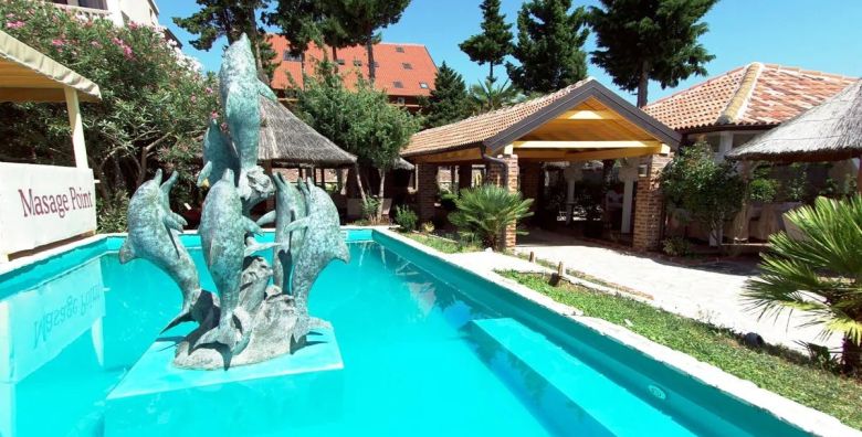 Tribunia Beach Hotel  Pozdrav ljetu u Tribunju Tribunj Dalmacija Hrvatska  449 EUR  5x nocenje u dvokrevetnoj sobi ili apartmanu ovisno o raspolozivosti za 2 osobe Polupansion