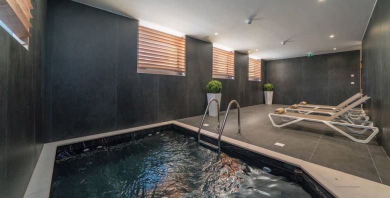 Bellevue Superior City Hotel  Wellness odmor u Sibeniku Sibenik Dalmacija Hrvatska  330 EUR  2x nocenje u dvokrevetnoj Classic sobi s pogledom na dvoriste za 2 osobe 1 dijete do 12 godina besplatno  Polupansion