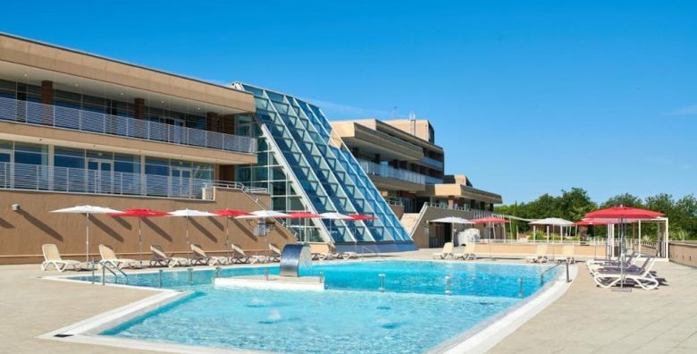 Hotel Molindrio Plava Laguna  Obiteljsko ljeto u Porecu Porec Istra Hrvatska  1245 €