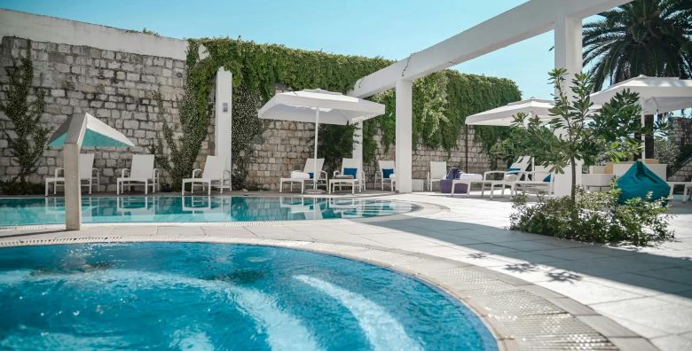 Hotel International  Pocetak ljeta na Rabu Rab Hrvatska  348 €