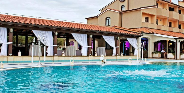 Hotel Villa Letan  Romanticno ili obiteljsko ljeto Peroj Istra Hrvatska  942 €