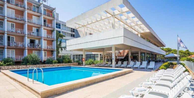 Hotel Hvar  All inclusive pocetak ljeta na Hvaru Jelsa otok Hvar Dalmacija Hrvatska  230 €