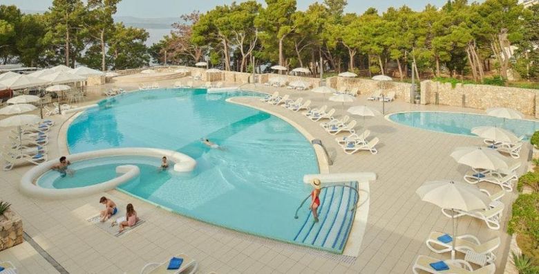 Bluesun Hotel Elaphusa  Pozdrav ljetu za parove na Bolu Bol otok Brac Dalmacija Hrvatska  300 €