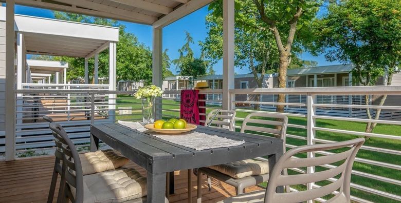 Bi Village Holiday Center  Proljece ili 1 svibanj u vrhunskom kampu  Mobile Home Premium Fazana Istra Hrvatska  251 €
