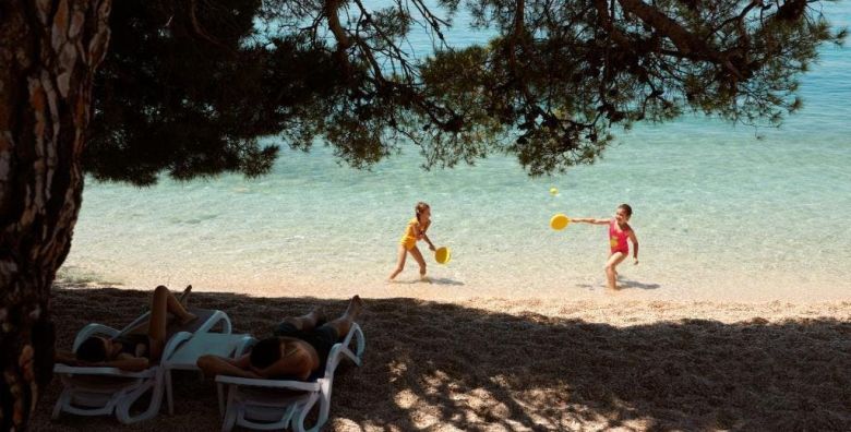 Bluesun Hotel Alga  Obiteljski pozdrav ljetu s punim pansionom Tucepi Makarska rivijera Dalmacija Hrvatska  440 €