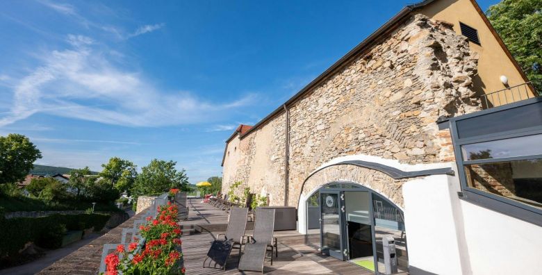 Althof Retz Landgut  SPA  Adults only wellness odmor s ukljucenom degustacijom vina Retz Austrija  639 €