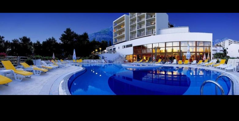 Hotel Horizont  Pozdrav ljetu na makarskoj rivijeri Baska Voda Makarska rivijera Dalmacija Hrvatska  564 €