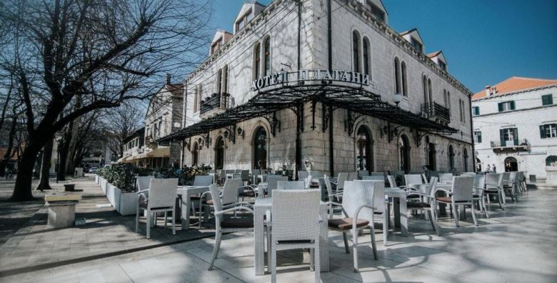 Hotel Platani  Obiteljski odmor u carobnom Trebinju Trebinje Bosna i Hercegovina  79 €