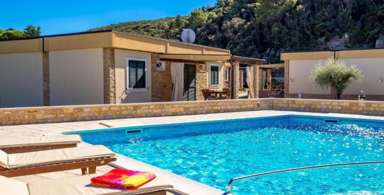 Resort Lando  Proljece u camping vilama na Rabu Kampor Rab Hrvatska  380 €