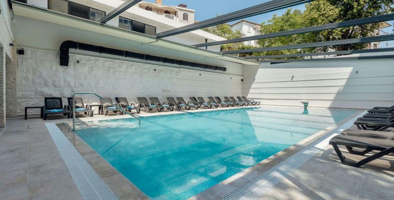 Hotel Talia  All inclusive kraj ljeta u Crnoj Gori Igalo Crna Gora  279 EUR  2x nocenje u trokrevetnoj sobi bez terase za 2 osobe 2 djece do 12 godina besplatno  All inclusive