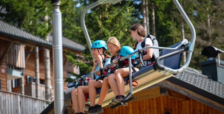 Wellness hotel Montis  Obiteljsko ljeto s adrenalinskim dozivljajem na Goltama Mozirje Slovenija  379 EUR  2x nocenje u dvokrevetnoj Superior sobi za 2 osobe 1 dijete do 5 99 godina i 2 dijete do 14 99 godina besplatno  Polupansion dorucak i vecera 