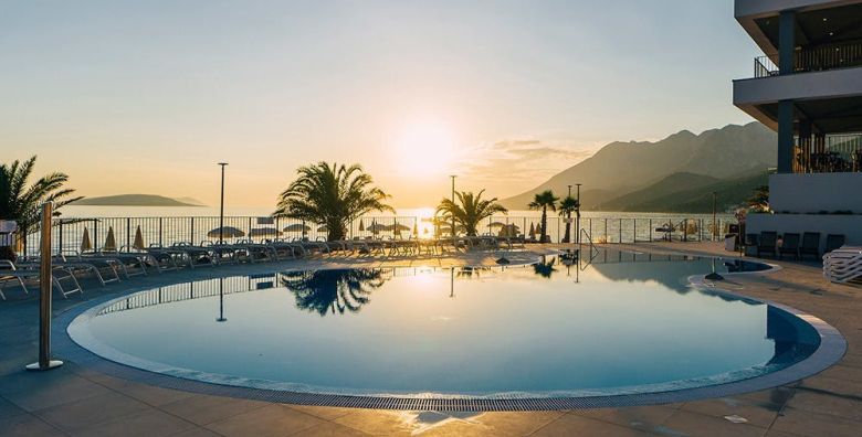 Morenia All Inclusive Resort  All inclusive proljetno opustanje s animacijom Podaca Makarska rivijera Dalmacija Hrvatska  480 EUR  2x nocenje u Family suite s balkonom strana more za 2 osobe 2 djece do 17 99 godina besplatno  All inclusive