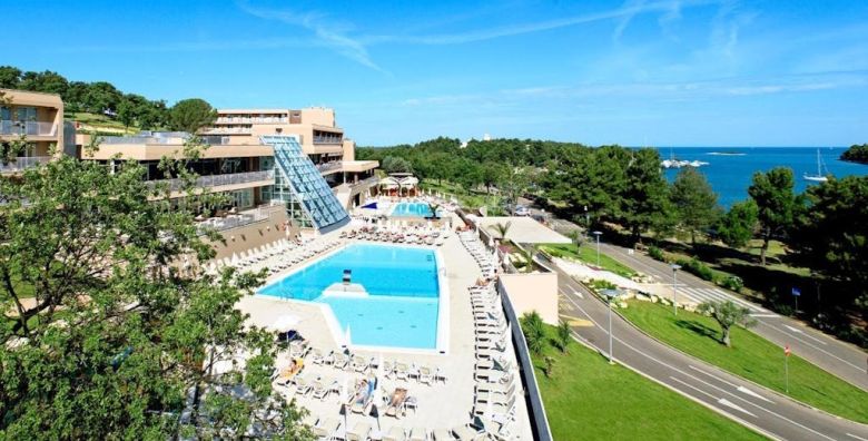 Hotel Molindrio Plava Laguna  Ljeto u Porecu Porec Istra Hrvatska  1 555 EUR  7x nocenje u Economy sobi s francuskim lezajem za 2 osobe Polupansion