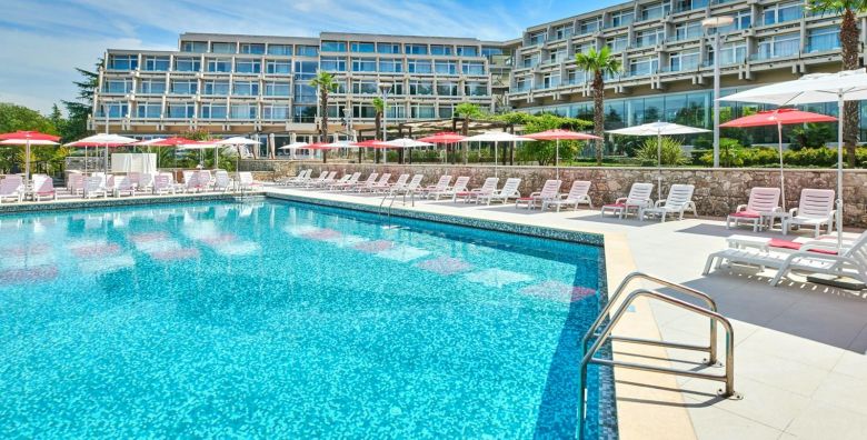 Hotel Mediteran Plava Laguna  Ljeto u Porecu Porec Istra Hrvatska  829 EUR  5x nocenje u dvokrevetnoj Economy sobi za 2 osobe Polupansion