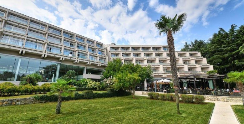 Hotel Mediteran Plava Laguna  Ljeto u Porecu Porec Istra Hrvatska  1 159 EUR  7x nocenje u dvokrevetnoj Economy sobi za 2 osobe Polupansion