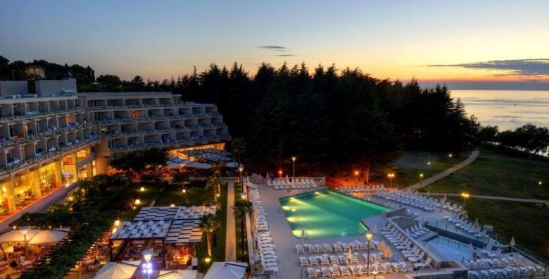 Hotel Mediteran Plava Laguna  Ljeto u Porecu Porec Istra Hrvatska  1 429 EUR  7x nocenje u dvokrevetnoj Economy sobi za 2 osobe Polupansion