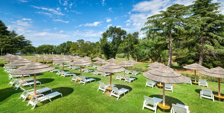 Hotel Mediteran Plava Laguna  Ljeto u Porecu Porec Istra Hrvatska  1 298 EUR  7x nocenje u dvokrevetnoj Economy sobi za 2 osobe Polupansion